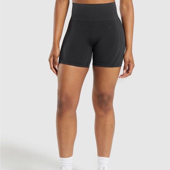 ISO Gymshark Heart Contour Seamless Shorts - Picture 1 of 1
